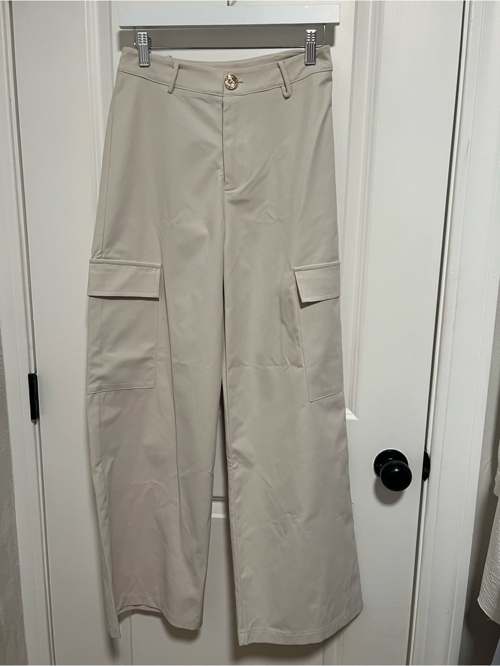 NWOT-Wide-Leg Cargo Pants in Light Beige